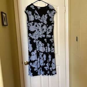 Croft&Barrow free flowing dress. Very comfortable. Lined. Size XL.
